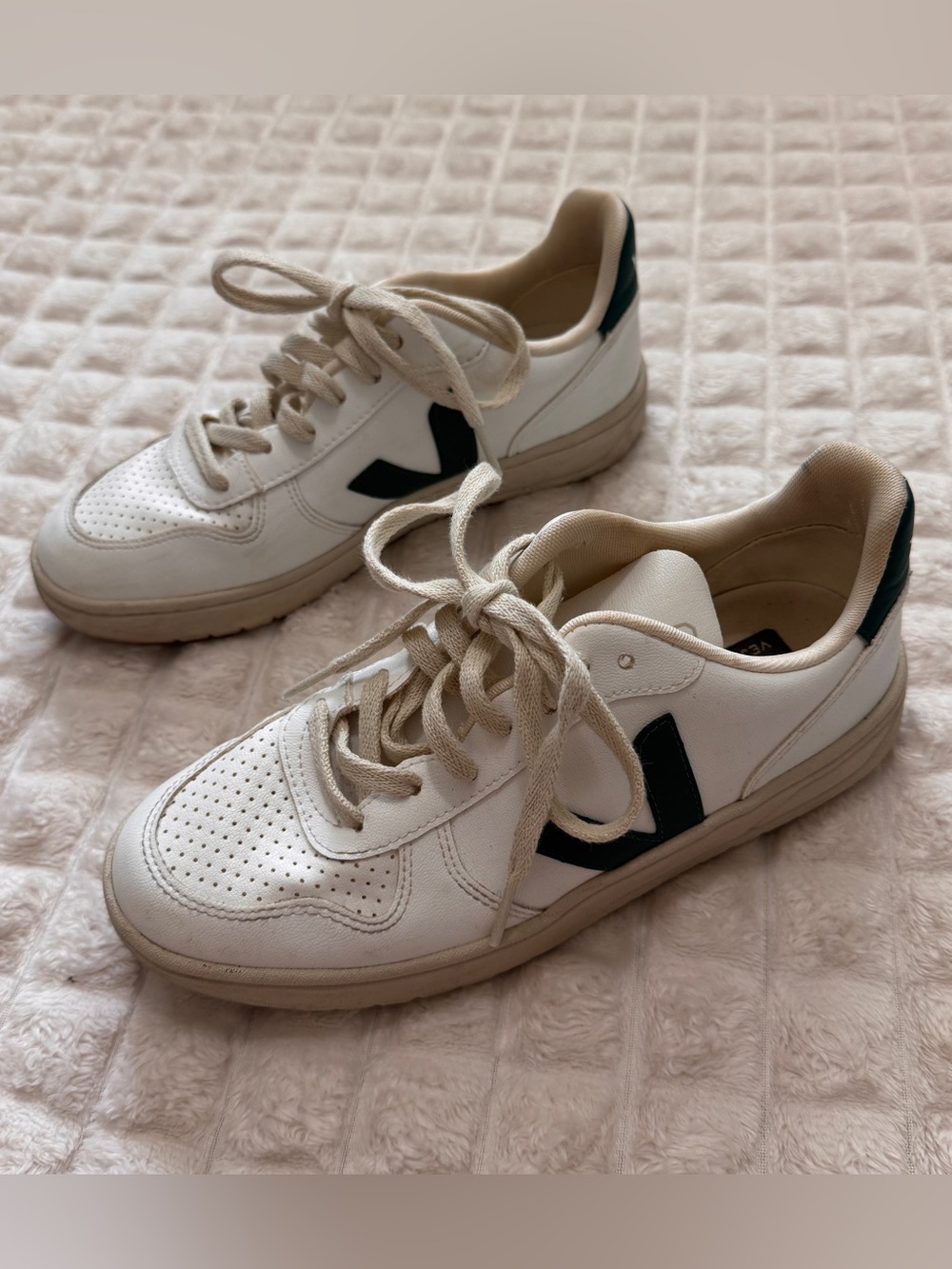 Veja 7 V-10 White‎ Leather w/ Green Lace Up Low Top Sneakers Shoes